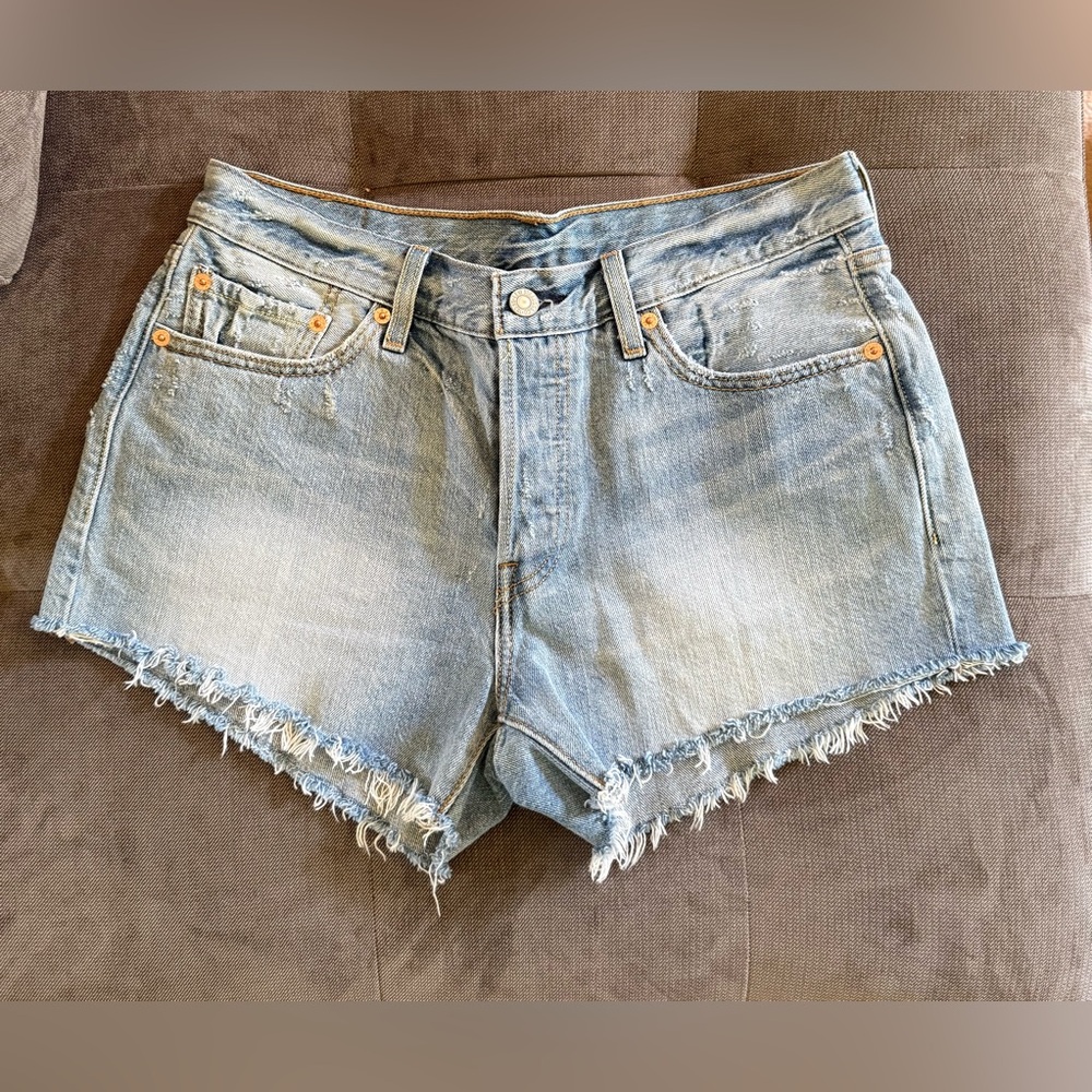 Levi’s 501 denim shorts, size 28, NWT